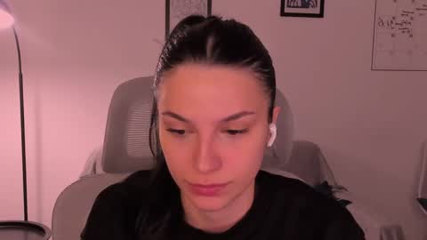 whoislulu online show from 04-19-26, 07:16