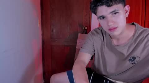 whos_he online show from 12-20-25, 07:32