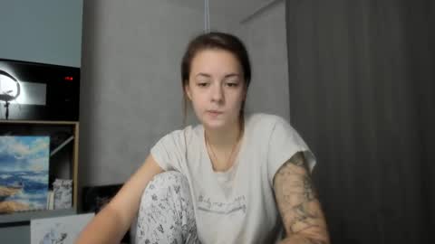 Snapshot of why_again_me chatting on 12-03-25, 02:15 Veronica online show from 12-03-25, 02:15