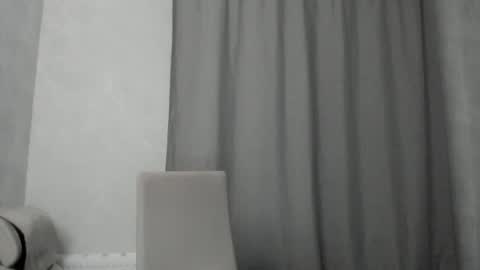 Snapshot of why_again_me chatting on 04-04-26, 07:44 Veronica online show from 04-04-26, 07:44