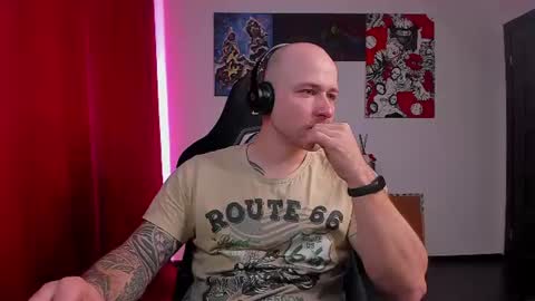 Snapshot of why_you_so_serious chatting on 06-19-26, 02:43 VI online show from 06-19-26, 02:43