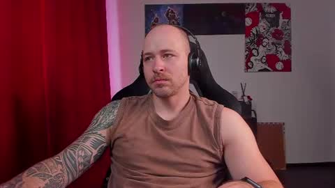 Snapshot of why_you_so_serious chatting on 06-23-26, 04:16 VI online show from 06-23-26, 04:16