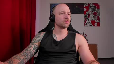 Snapshot of why_you_so_serious chatting on 07-07-26, 04:11 VI online show from 07-07-26, 04:11
