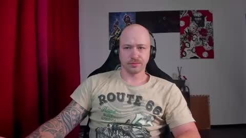 Snapshot of why_you_so_serious chatting on 07-10-26, 05:26 VI online show from 07-10-26, 05:26