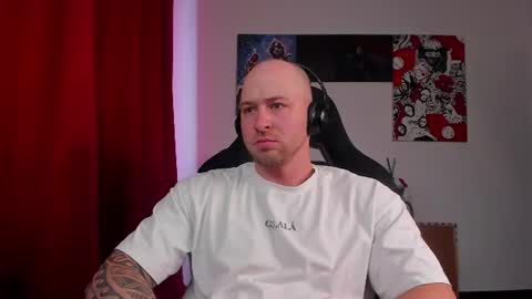 Snapshot of why_you_so_serious chatting on 07-19-26, 01:37 VI online show from 07-19-26, 01:37