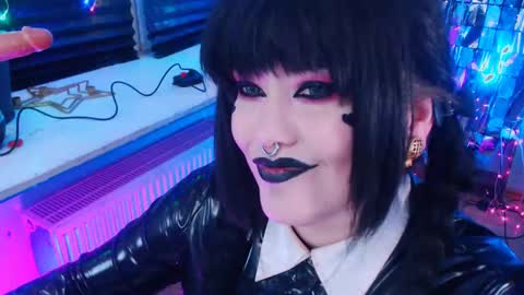 Laura  online show from 02-04-25, 04:59