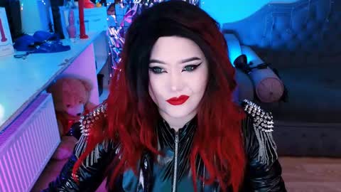 Laura  online show from 02-17-25, 04:31