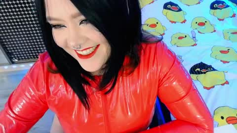 Snapshot of wickedxqueen chatting on 04-09-26, 07:30 Laura online show from 04-09-26, 07:30