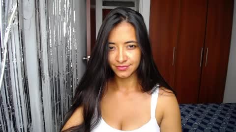 Snapshot of wifhot chatting on 05-14-26, 12:12 Ilauren online show from 05-14-26, 12:12