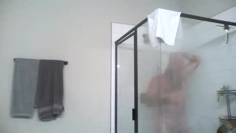 Snapshot of wil1565 chatting on 11-18-25, 01:55 wil1565 online show from 11-18-25, 01:55