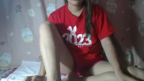 Snapshot of wild_asian_rose chatting on 06-19-26, 07:34 Lyne online show from 06-19-26, 07:34