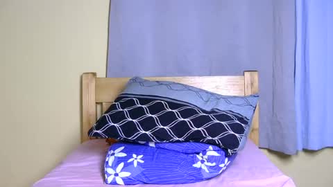 Snapshot of wild_ebony2 chatting on 07-09-26, 10:14 cutie online show from 07-09-26, 10:14