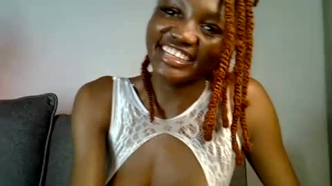 Snapshot of wild_flowerrr chatting on 07-23-26, 01:58 wifey online show from 07-23-26, 01:58