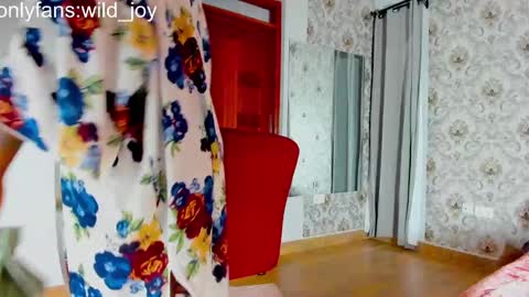 wild_joy online show from 02-13-25, 07:24