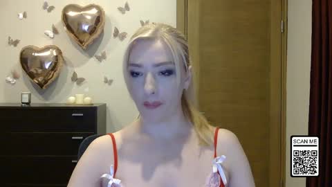 Snapshot of wild_silk_desire chatting on 05-15-26, 05:53 Alina online show from 05-15-26, 05:53