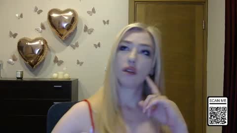 Snapshot of wild_silk_desire chatting on 05-23-26, 06:01 Alina online show from 05-23-26, 06:01