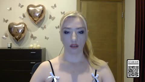Snapshot of wild_silk_desire chatting on 05-24-26, 06:02 Alina online show from 05-24-26, 06:02