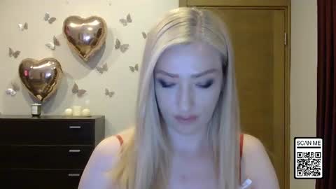Snapshot of wild_silk_desire chatting on 06-12-26, 03:55 Alina online show from 06-12-26, 03:55