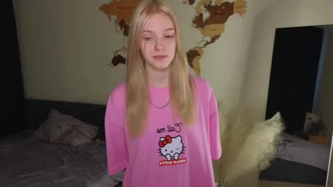 Snapshot of wildadearborn chatting on 02-21-25, 09:13 Ava online show from 02-21-25, 09:13