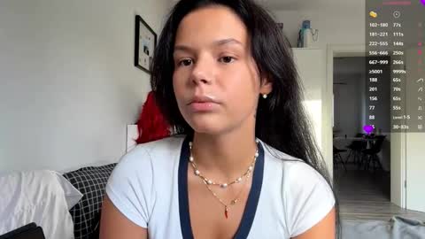 Mia online show from 10-26-25, 03:07