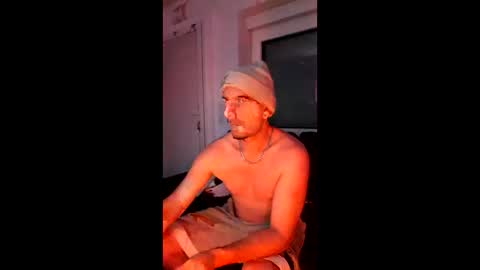 Snapshot of wildbadsecret chatting on 12-17-25, 01:00 Freaky online show from 12-17-25, 01:00