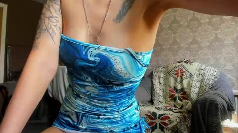 wildforestmuse  twitter online show from 04-14-26, 07:58