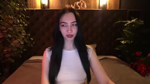 Snapshot of wildkittenx_ chatting on 04-29-26, 06:06 Alena online show from 04-29-26, 06:06