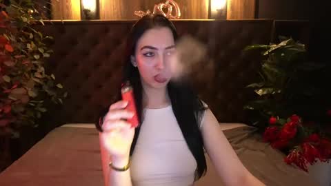 Snapshot of wildkittenx_ chatting on 04-30-26, 06:42 Alena online show from 04-30-26, 06:42
