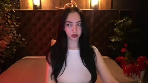 Snapshot of wildkittenx_ chatting on 05-02-26, 06:18 Alena online show from 05-02-26, 06:18