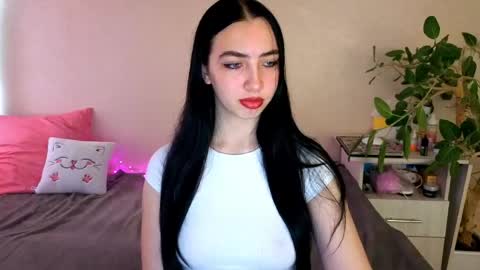 Snapshot of wildkittenx_ chatting on 05-30-26, 04:20 Alena online show from 05-30-26, 04:20