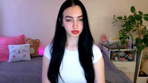 Snapshot of wildkittenx_ chatting on 06-05-26, 05:03 Alena online show from 06-05-26, 05:03