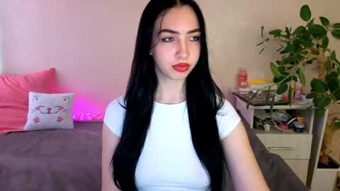 Snapshot of wildkittenx_ chatting on 06-06-26, 04:50 Alena online show from 06-06-26, 04:50