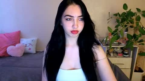 Snapshot of wildkittenx_ chatting on 06-18-26, 03:51 Alena online show from 06-18-26, 03:51