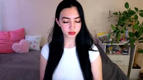 Snapshot of wildkittenx_ chatting on 06-28-26, 03:56 Alena online show from 06-28-26, 03:56