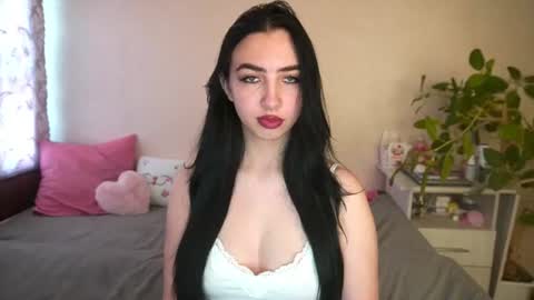 Snapshot of wildkittenx_ chatting on 07-05-26, 04:30 Alena online show from 07-05-26, 04:30