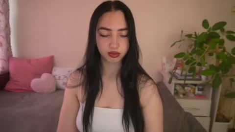 Snapshot of wildkittenx_ chatting on 07-22-26, 04:15 Alena online show from 07-22-26, 04:15