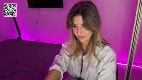 Snapshot of wildkitty_ chatting on 11-13-25, 08:30 Nika online show from 11-13-25, 08:30