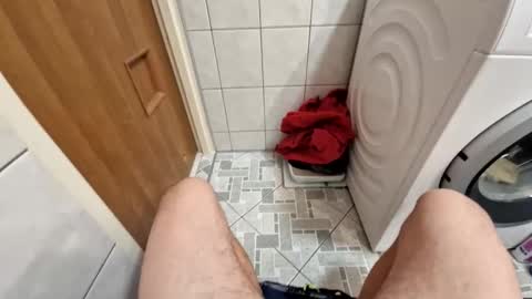 Snapshot of wildmike93 chatting on 10-28-25, 06:32 wildmike93 online show from 10-28-25, 06:32