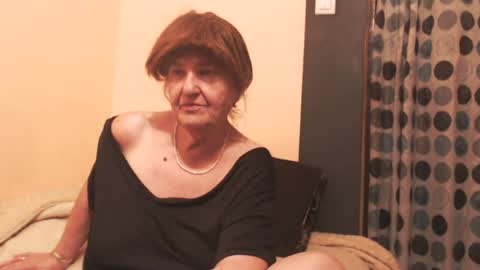 Snapshot of wildredcat chatting on 06-21-26, 08:33 WildRedCat online show from 06-21-26, 08:33