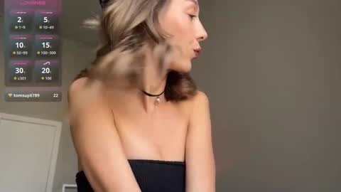 Snapshot of wildsable_ chatting on 10-09-25, 09:29 wildsable_ online show from 10-09-25, 09:29