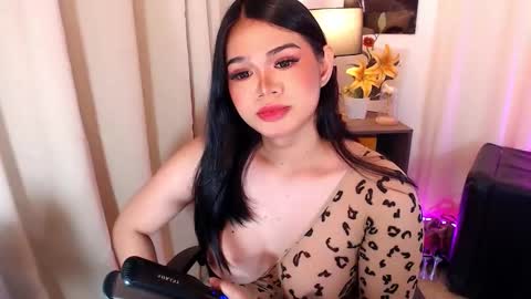 Ms Lucy online show from 11-29-25, 01:19