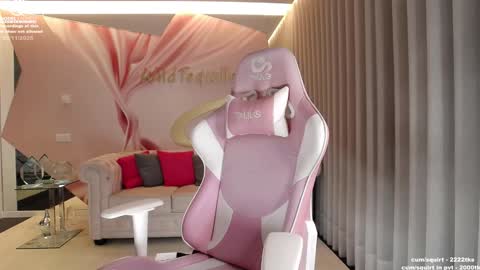 Snapshot of wildtequilla chatting on 11-05-25, 08:42 Lili online show from 11-05-25, 08:42