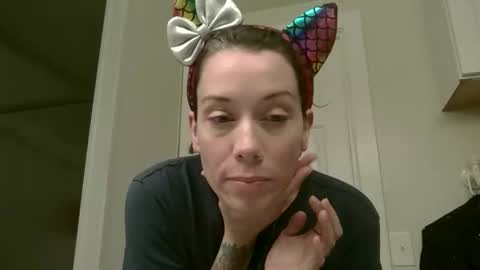 Penny online show from 11-17-25, 01:00