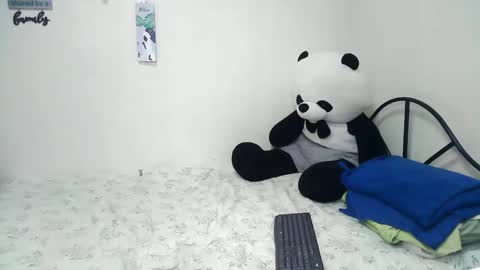 Rhean online show from 02-17-25, 06:09