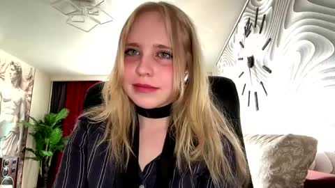 Snapshot of wilhelminafraker chatting on 05-24-26, 02:11 Anny online show from 05-24-26, 02:11