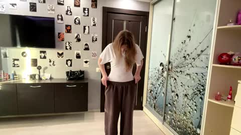 Olivia online show from 04-06-26, 03:13