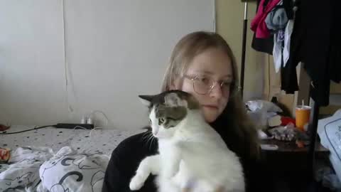 Snapshot of willenasow chatting on 07-22-26, 05:10 Olivia online show from 07-22-26, 05:10