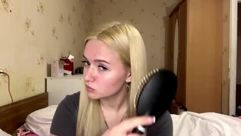 Sophia online show from 04-06-26, 04:41