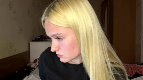 Sophia online show from 05-17-26, 06:04
