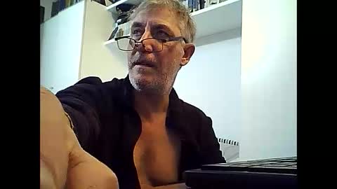 Snapshot of willfire71 chatting on 12-18-24, 01:34 Willfire71 online show from 12-18-24, 01:34